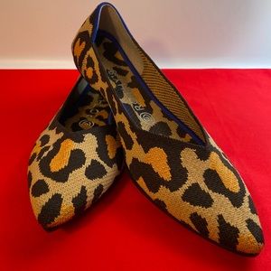 Rothy’s The Point Big Cat Women’s 8.5 US Pointed Toe Slip-on Flats